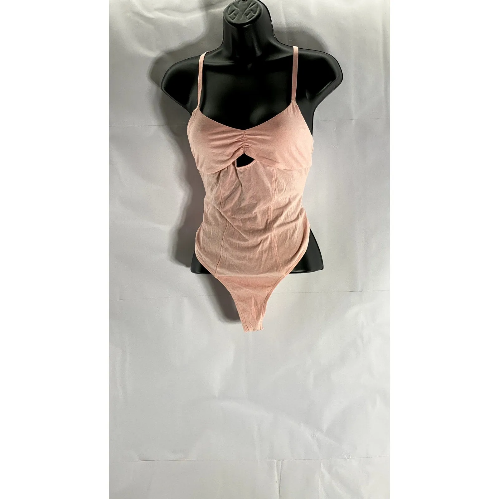 COLSIE Women's Pink Cutout Back Seamless Cross-Back Keyhole Thong Bodysuit SZ M
